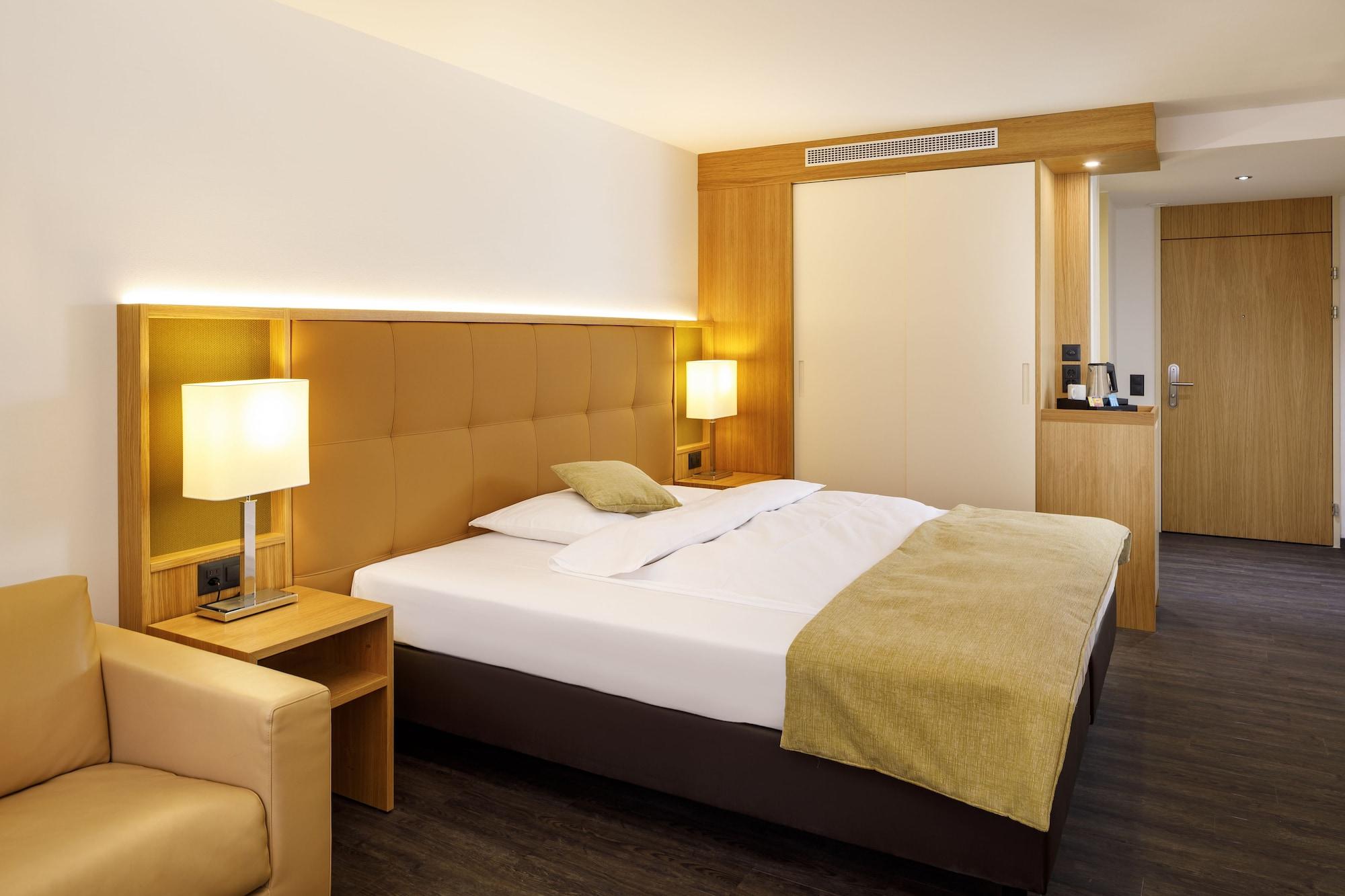 Ramada By Wyndham Baden Hotel Du Parc Экстерьер фото