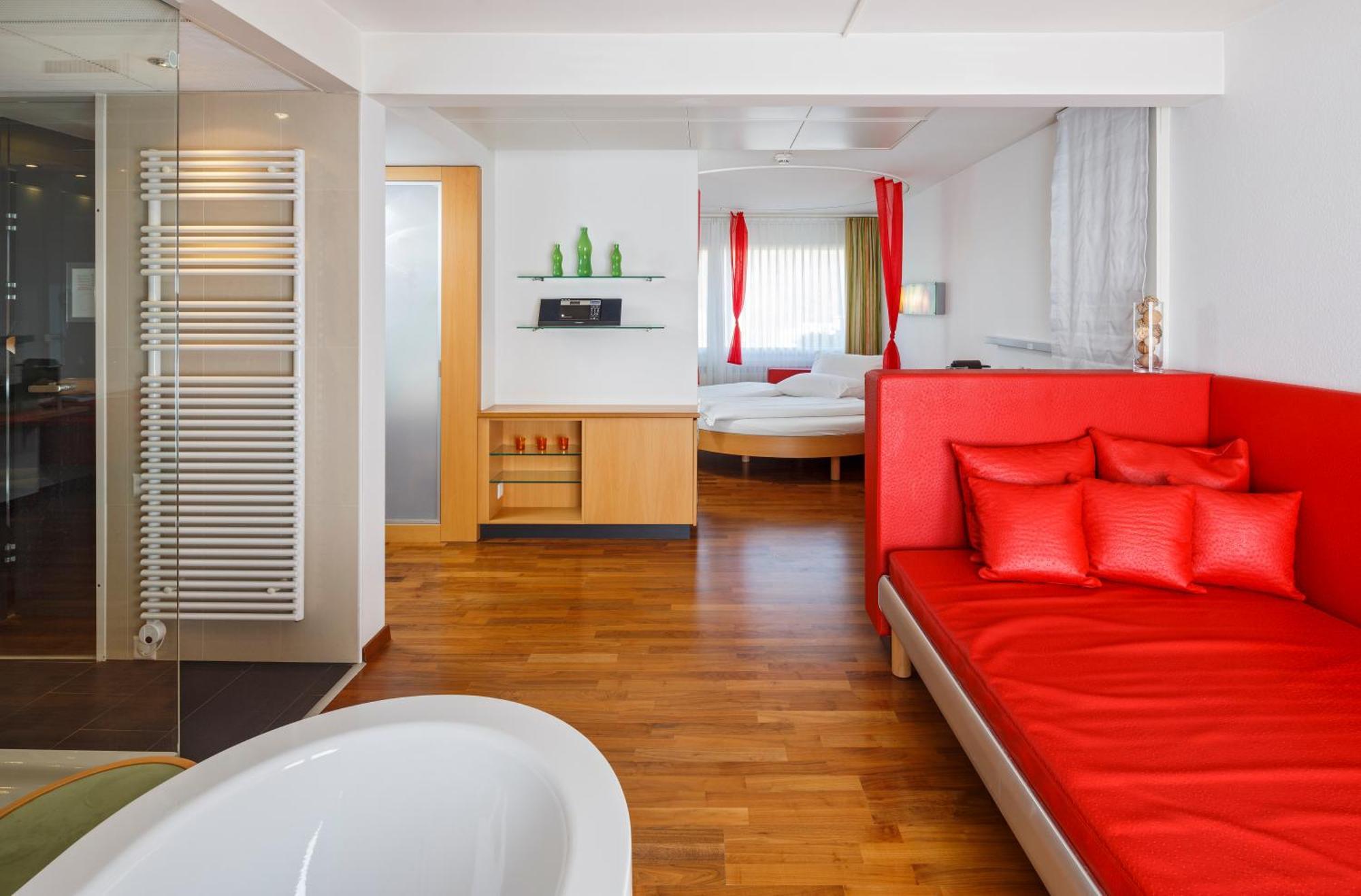 Ramada By Wyndham Baden Hotel Du Parc Экстерьер фото